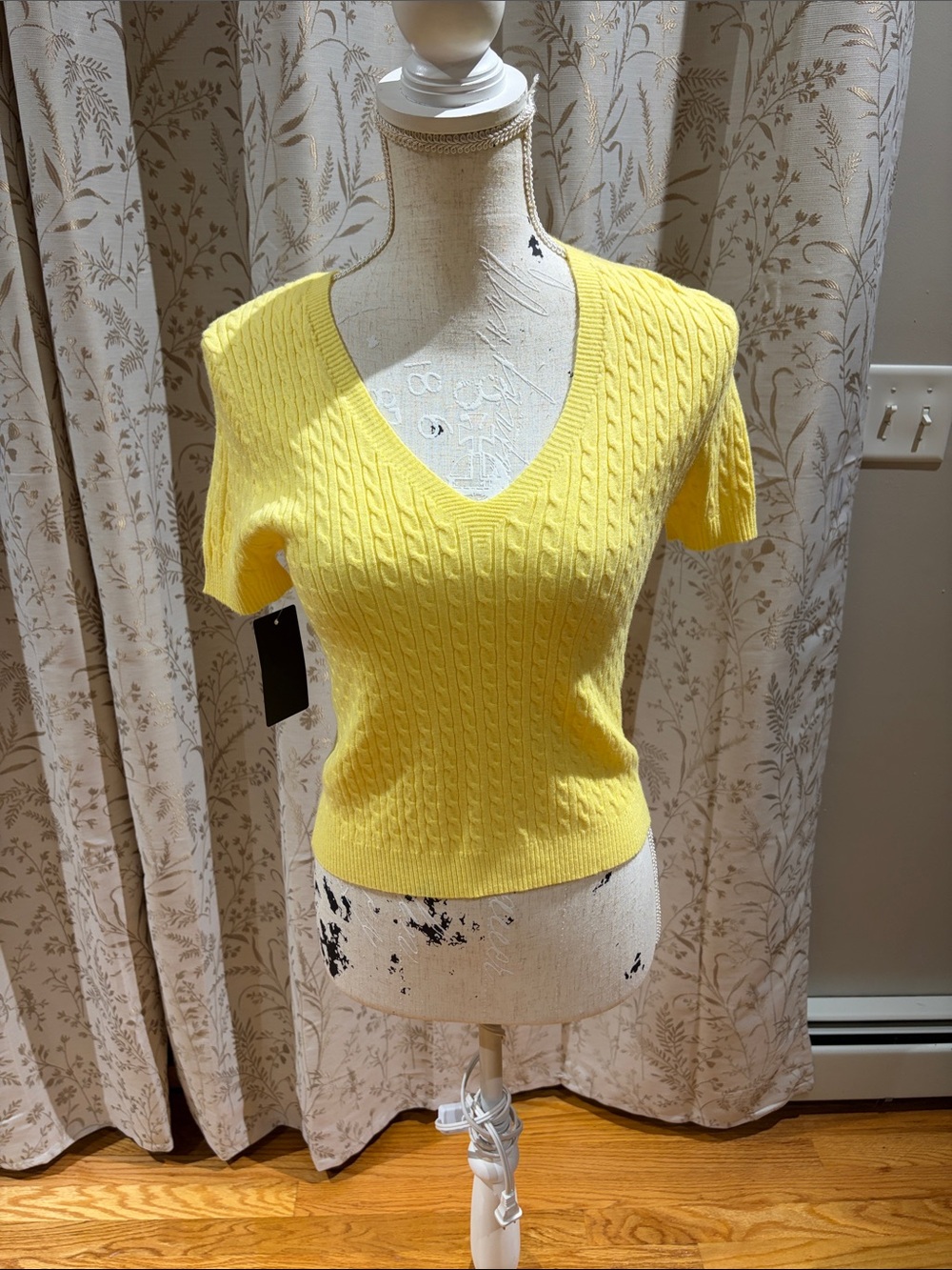 Yellow Cable-Knit V-Neck Short-Sleeve Sweater